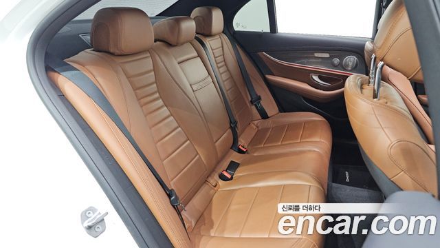 Mercedes-Benz E-Class E300 4MATIC AMG Line