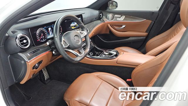 Mercedes-Benz E-Class E300 4MATIC AMG Line
