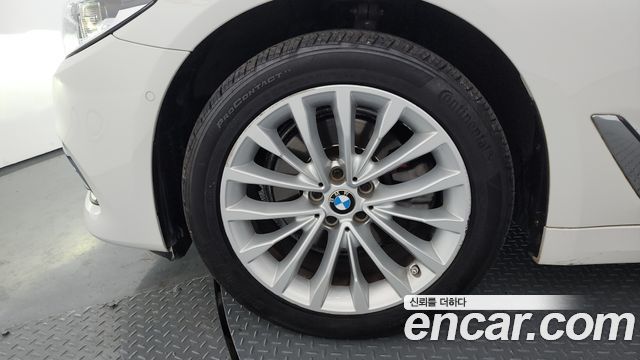 BMW 5-Series 520d xDrive Luxury Plus