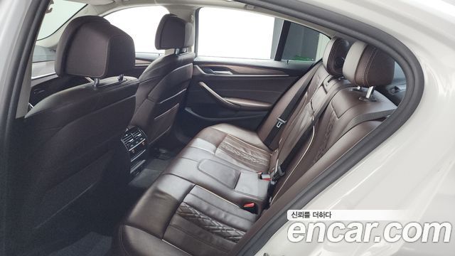BMW 5-Series 520d xDrive Luxury Plus