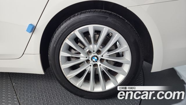 BMW 5-Series 520d xDrive Luxury Plus