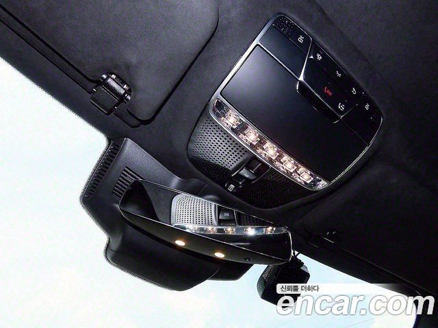 Mercedes-Benz S-Class Maybach S560 4MATIC