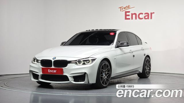 BMW 3-Series 320i Luxury
