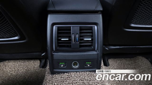 BMW 3-Series 320i Luxury
