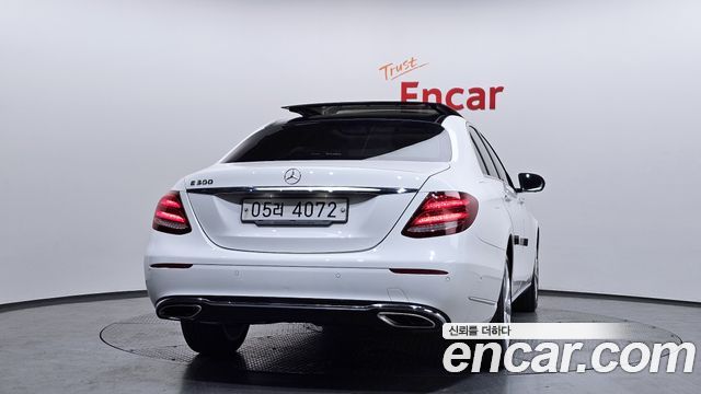 Mercedes-Benz E-Class E300 Exclusive