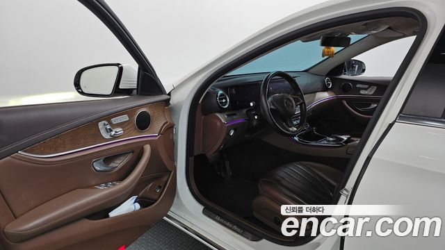 Mercedes-Benz E-Class E300 Exclusive