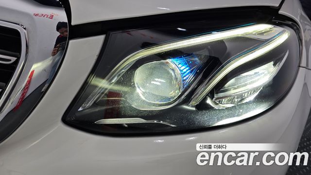 Mercedes-Benz E-Class E300 Exclusive