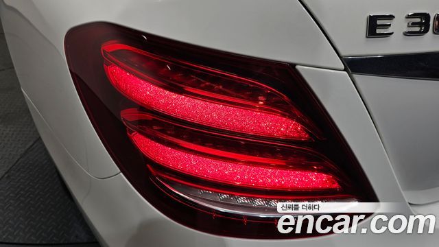 Mercedes-Benz E-Class E300 Exclusive