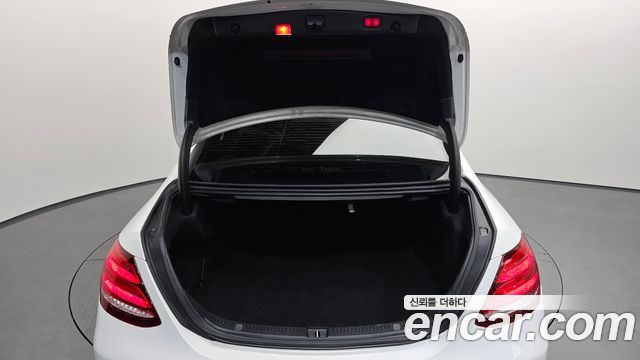 Mercedes-Benz E-Class E300 Exclusive
