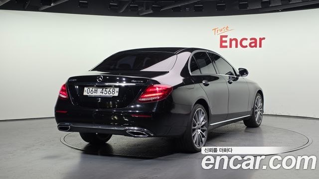Mercedes-Benz E-Class E220d 4MATIC Avantgarde