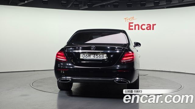 Mercedes-Benz E-Class E220d 4MATIC Avantgarde
