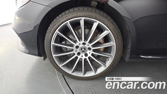 Mercedes-Benz E-Class E220d 4MATIC Avantgarde