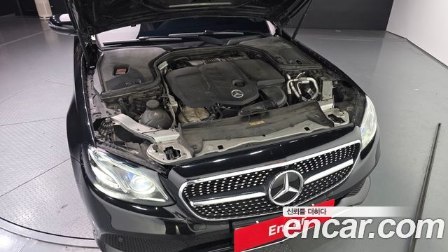 Mercedes-Benz E-Class E220d 4MATIC Avantgarde