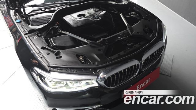 BMW 5-Series 530i xDrive Luxury Plus