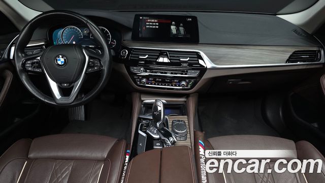 BMW 5-Series 530i xDrive Luxury Plus