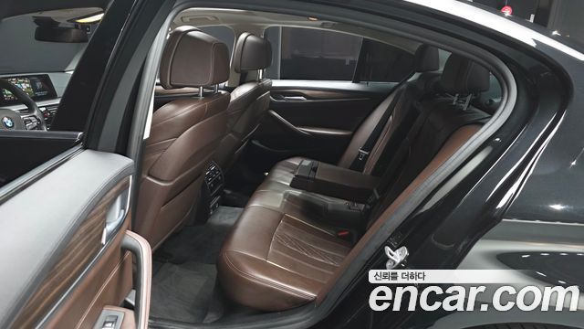 BMW 5-Series 530i xDrive Luxury Plus