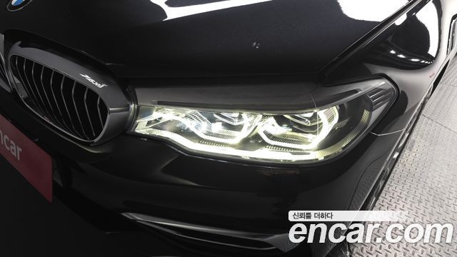 BMW 5-Series 530i xDrive Luxury Plus