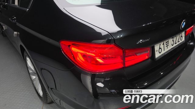 BMW 5-Series 530i xDrive Luxury Plus