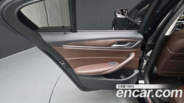 BMW 5-Series 530i xDrive Luxury Plus