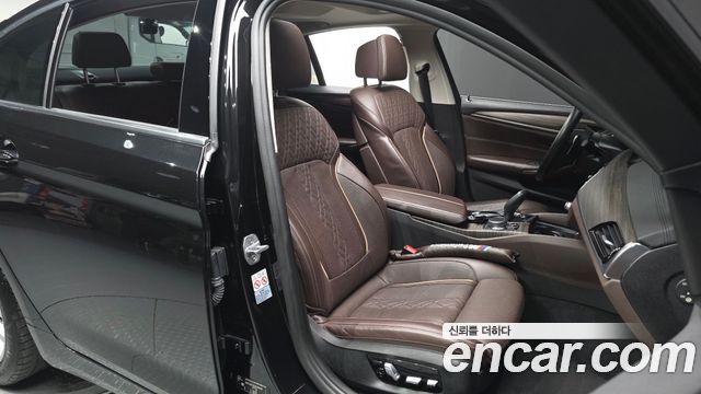 BMW 5-Series 530i xDrive Luxury Plus