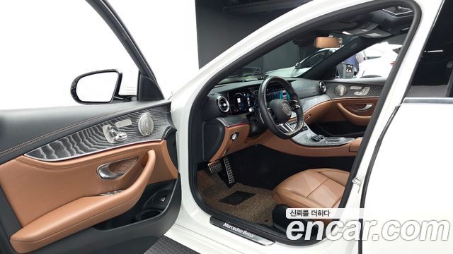 Mercedes-Benz E-Class E350 4MATIC AMG Line