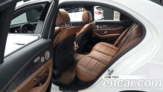 Mercedes-Benz E-Class E350 4MATIC AMG Line