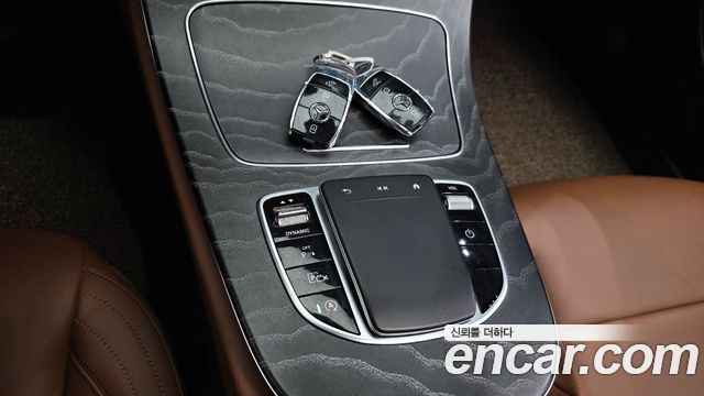 Mercedes-Benz E-Class E350 4MATIC AMG Line