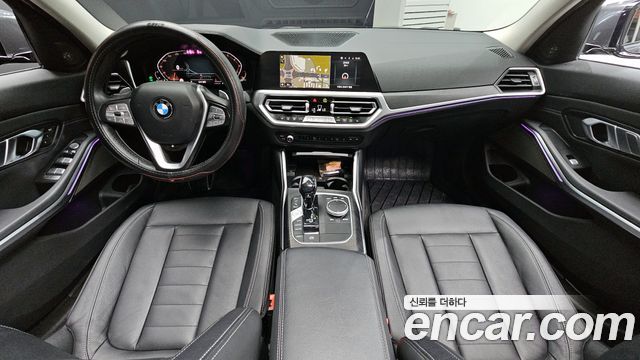 BMW 3-Series 320i Luxury
