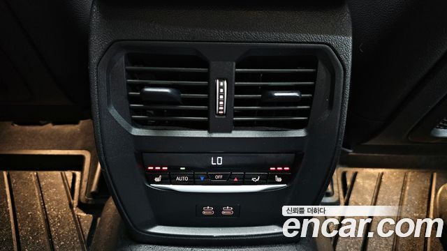 BMW 3-Series 320i Luxury