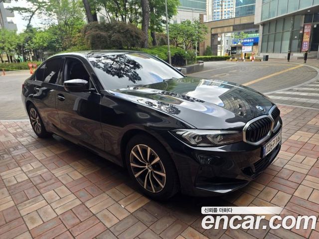 BMW 3-Series 320i
