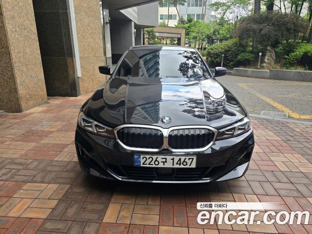 BMW 3-Series 320i