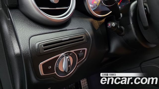 Mercedes-Benz GLC-Class GLC300 4MATIC Premium Coupe