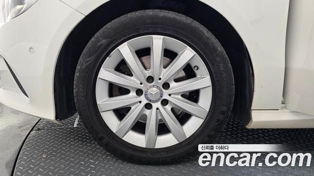 Mercedes-Benz A-Class A200