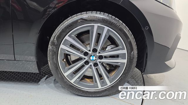 BMW 2-Series 220i Advantage