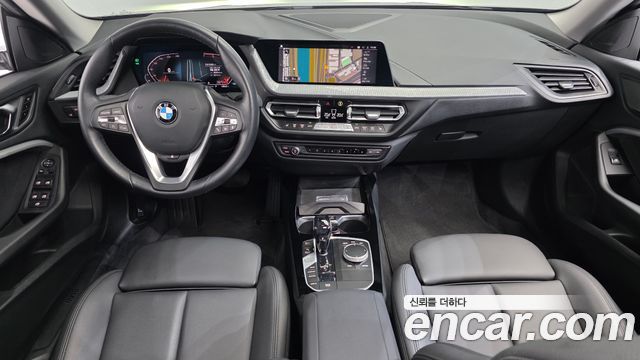 BMW 2-Series 220i Advantage