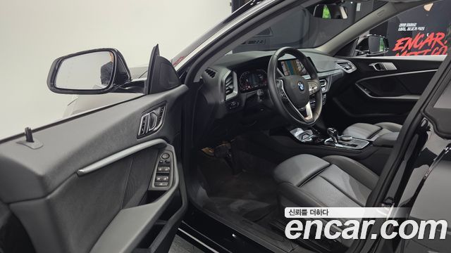 BMW 2-Series 220i Advantage