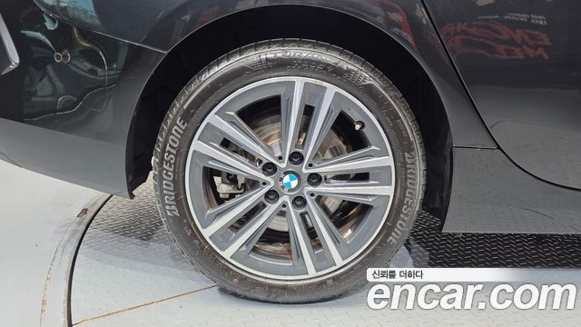 BMW 2-Series 220i Advantage