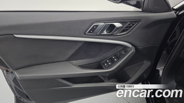 BMW 2-Series 220i Advantage