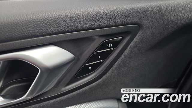 BMW 2-Series 220i Advantage