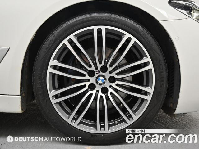 BMW 5-Series 530i xDrive M Sport Package Plus