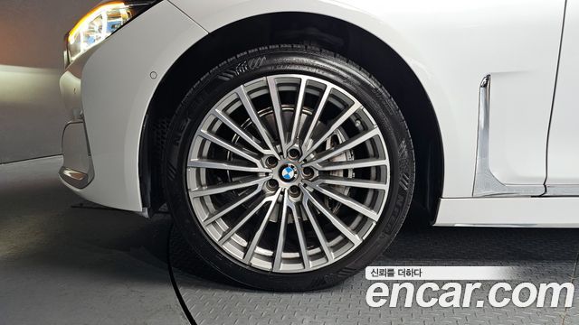 BMW 7-Series 740i Design Pure Excellence