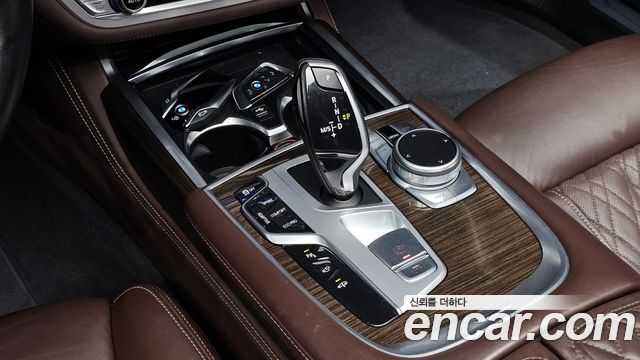 BMW 7-Series 740i Design Pure Excellence