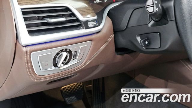 BMW 7-Series 740i Design Pure Excellence
