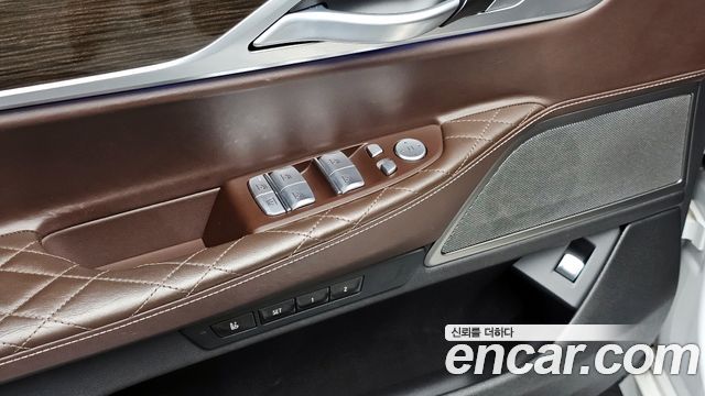 BMW 7-Series 740i Design Pure Excellence