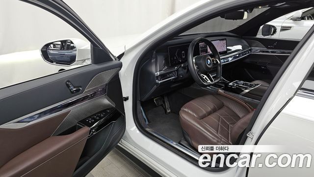 BMW 7-Series 740i sDrive M Sport