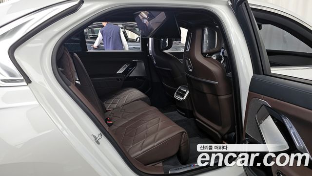 BMW 7-Series 740i sDrive M Sport