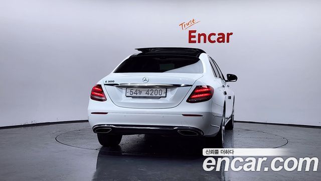 Mercedes-Benz E-Class E300 Exclusive