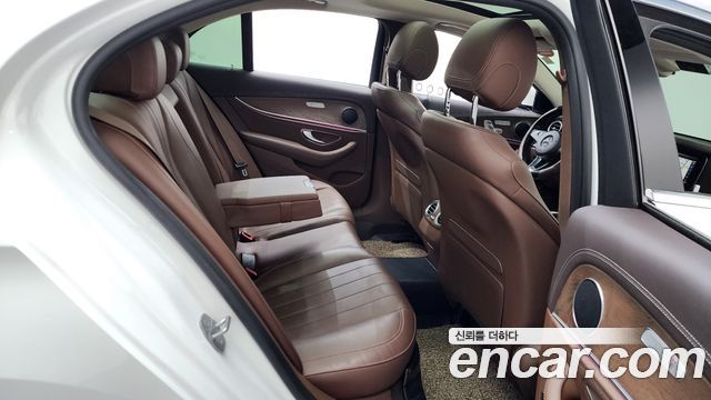Mercedes-Benz E-Class E300 Exclusive