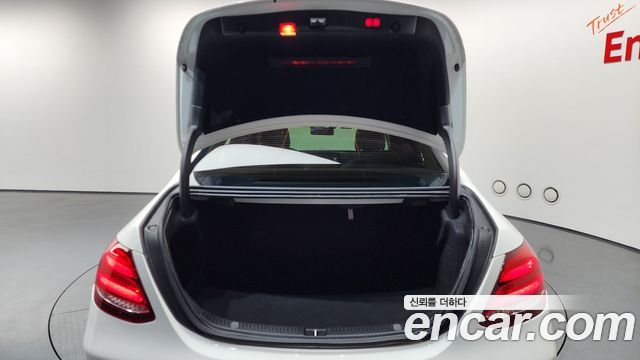 Mercedes-Benz E-Class E300 Exclusive