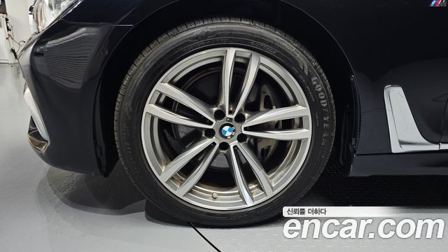 BMW 7-Series 740Li xDrive M Sport Package